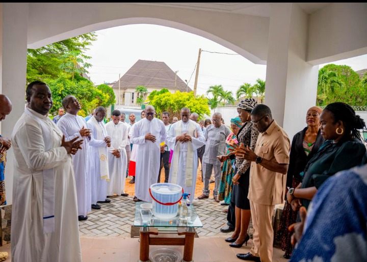 Edo Deputy Gov. in Monthly Prayer With Staff, Friends