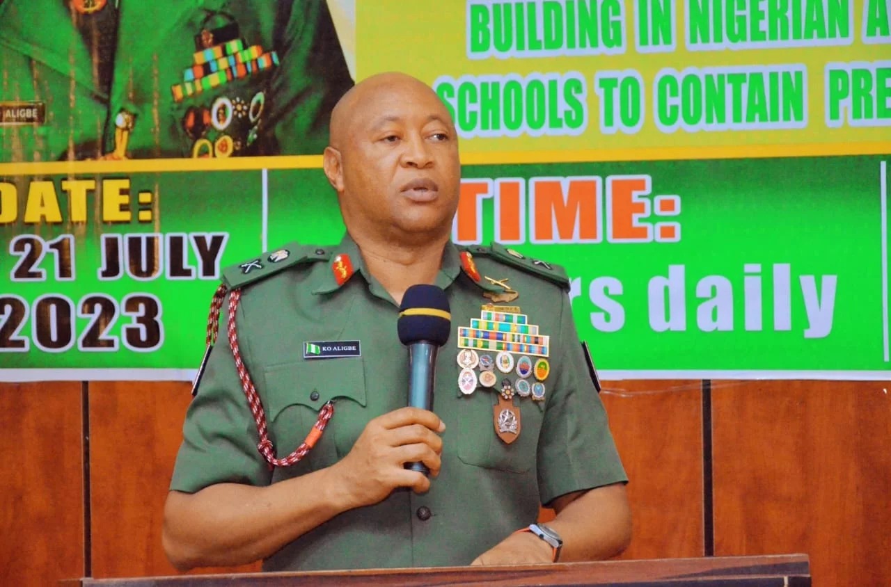 Award: Nigerian Army Rewards 35 Officers for Academic Excellence