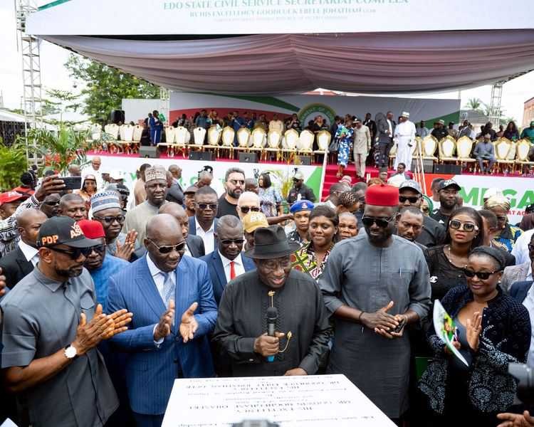 Fmr President Jonathan Commissions World-class Civil Service Secretariat Complex in Edo, Commends Gov Obaseki’s Visionary Leadership, Minimum wage Increase